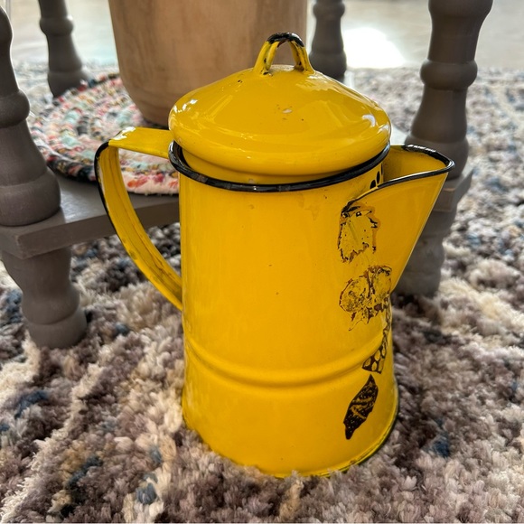 Vintage Farmhouse Enamel Kettle - Picture 5 of 10